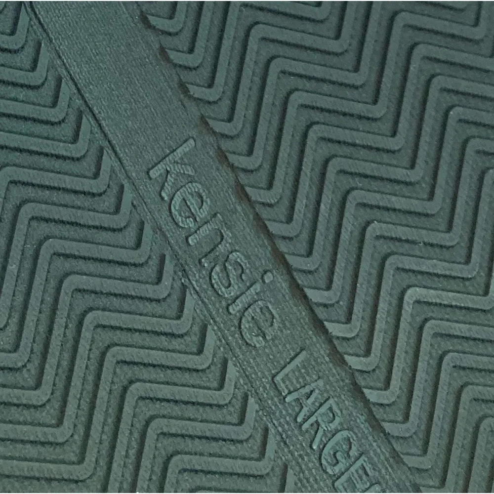 NWT Kensie Black Fuzzy Winking Smiley Face Houseshoe Slippers Size 9 Large - Picture 4 of 7